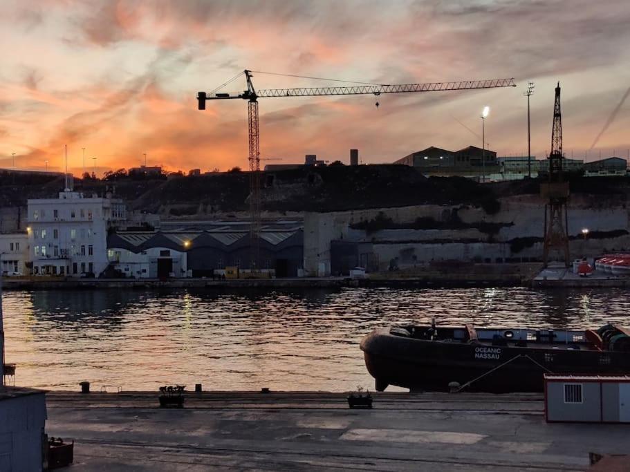 Crew 2 Savynomad Harbour Residences Wow Views Cospicua Екстериор снимка