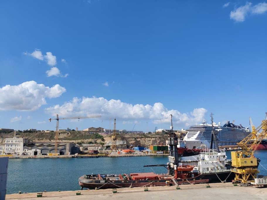 Crew 2 Savynomad Harbour Residences Wow Views Cospicua Екстериор снимка